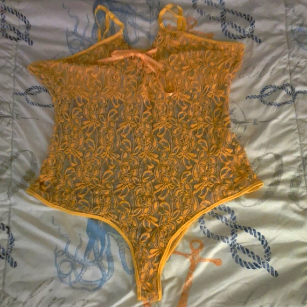 Elegant Lace Bodysuit in Yellow